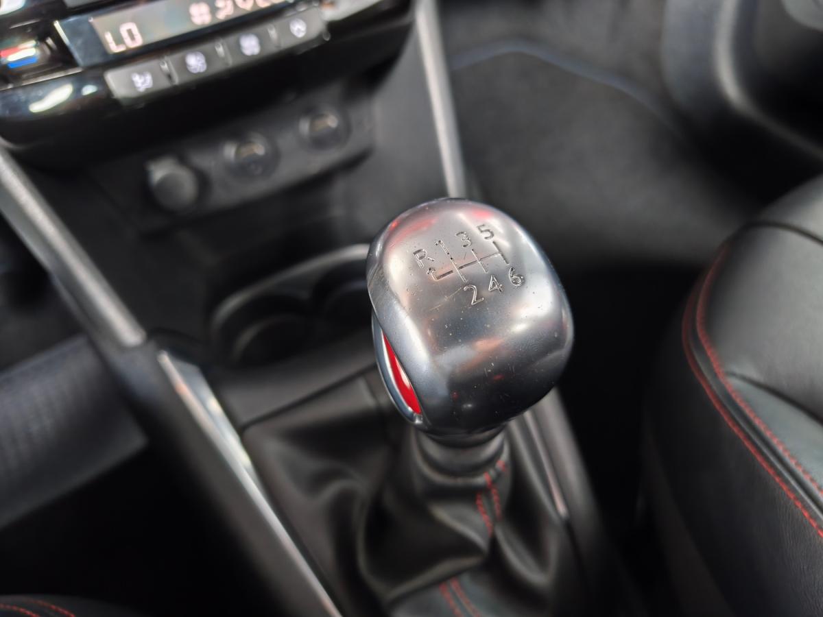 peugeot-208-2014-gasolina-1598cc