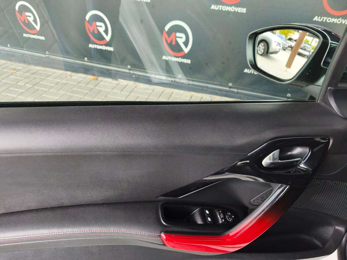peugeot-208-2014-gasolina-1598cc