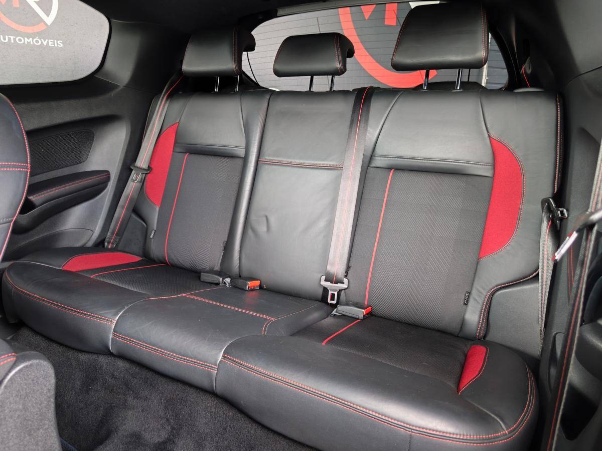 peugeot-208-2014-gasolina-1598cc