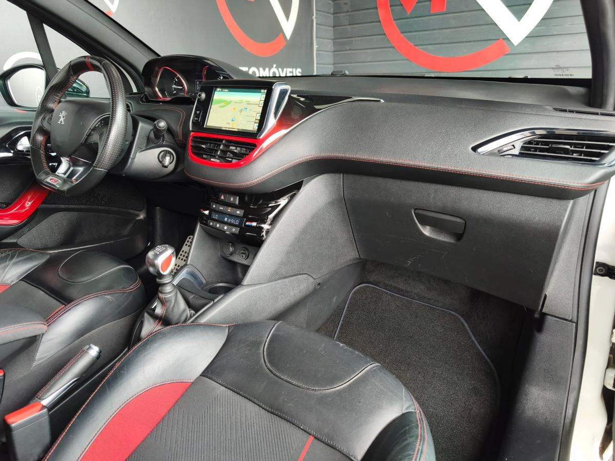 peugeot-208-2014-gasolina-1598cc