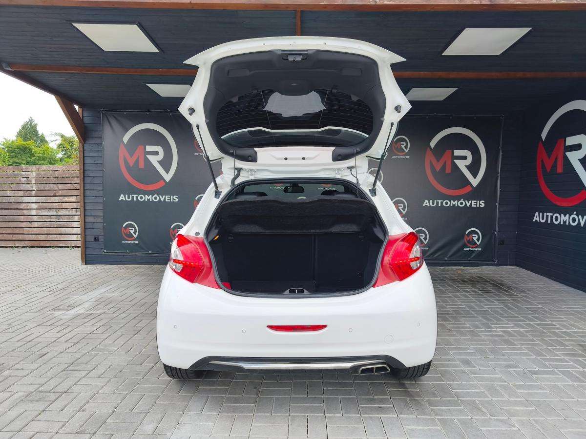 peugeot-208-2014-gasolina-1598cc