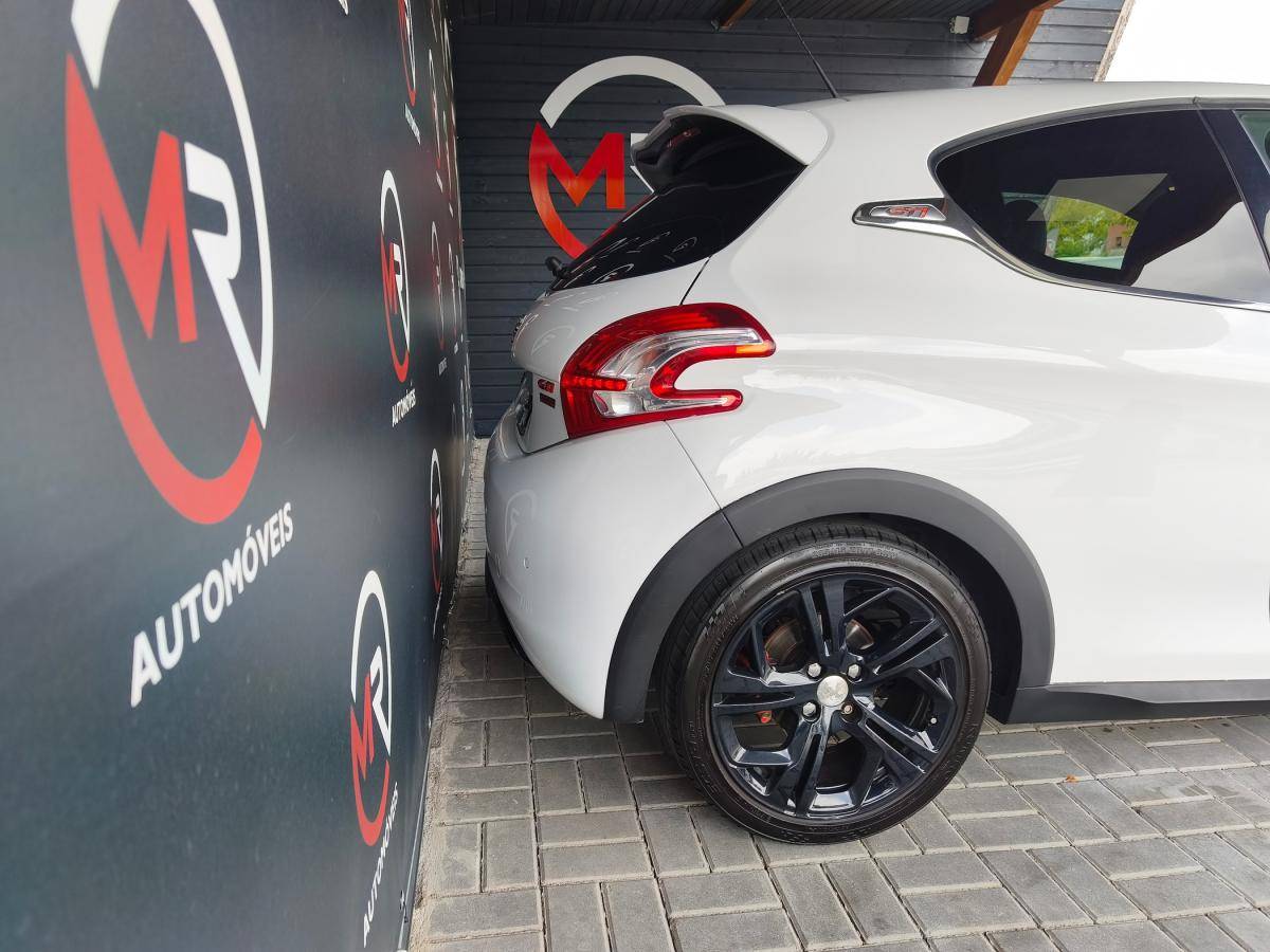 peugeot-208-2014-gasolina-1598cc