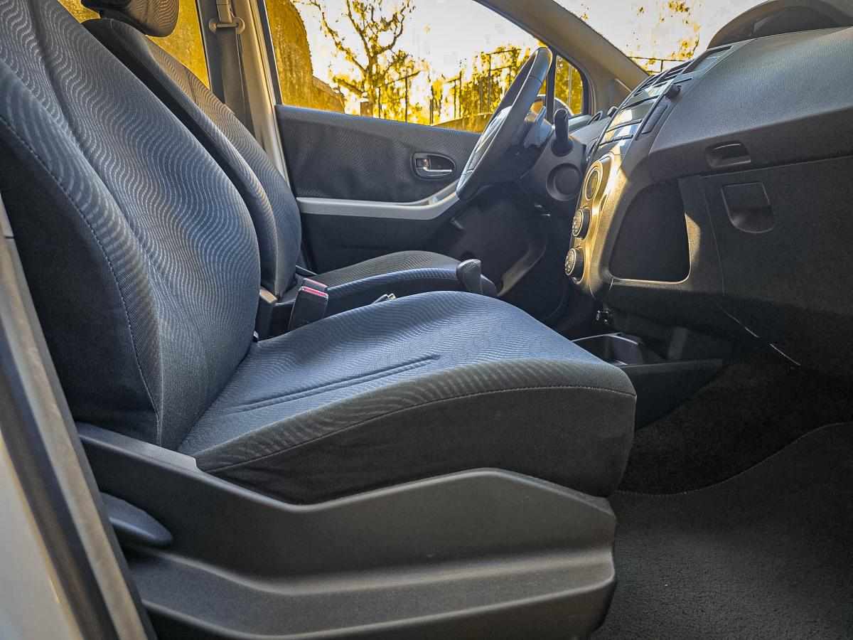 toyota-yaris-1-33-dual-vvt-i-2010-gasolina-1329cc