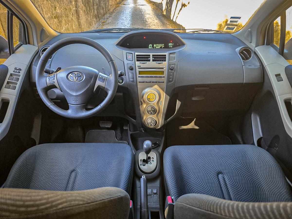 toyota-yaris-1-33-dual-vvt-i-2010-gasolina-1329cc