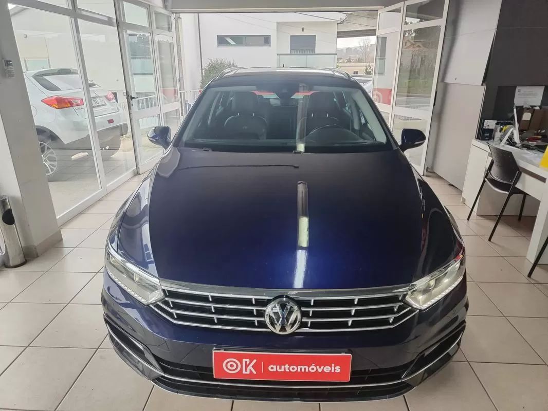 volkswagen-passat-variant-2018-diesel-1968cc