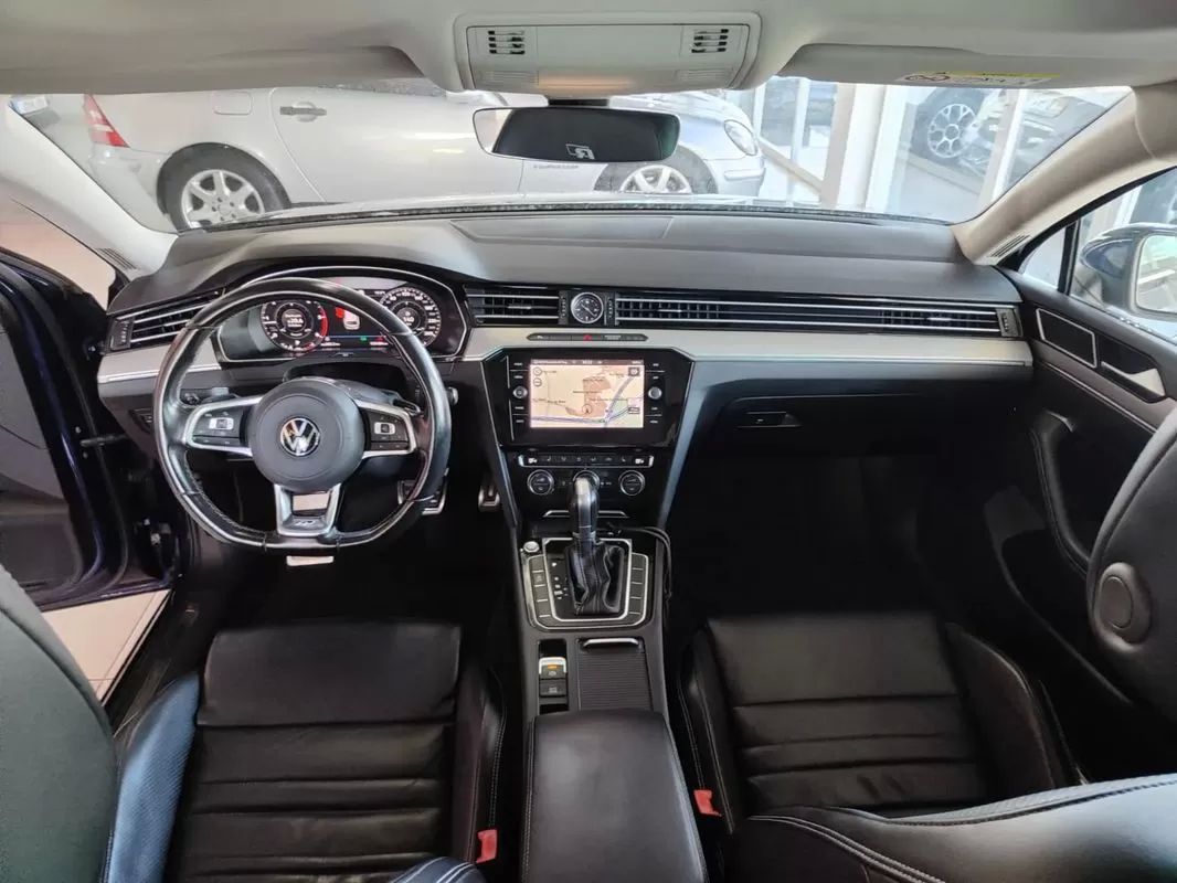 volkswagen-passat-variant-2018-diesel-1968cc