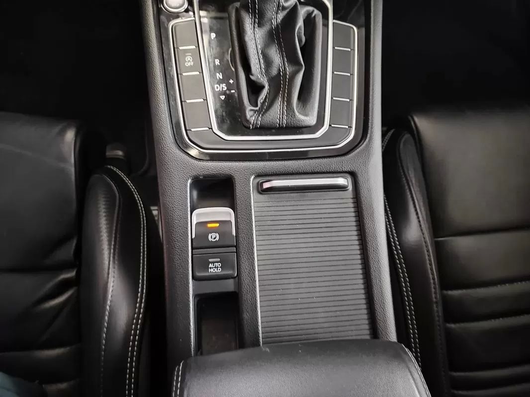 volkswagen-passat-variant-2018-diesel-1968cc