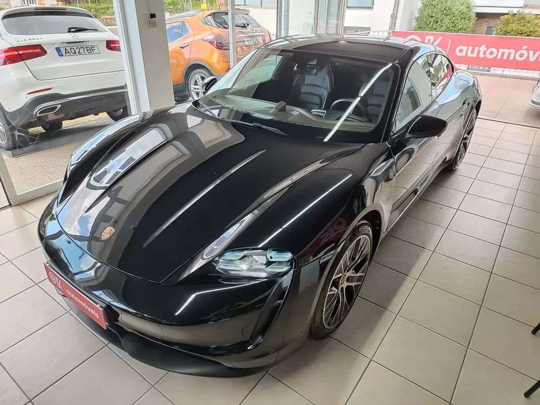 porsche-taycan-2020-eletrico-200cc