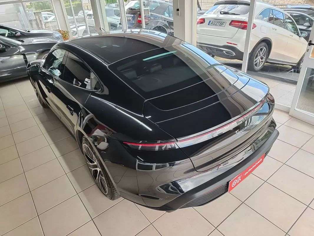 porsche-taycan-2020-eletrico-200cc