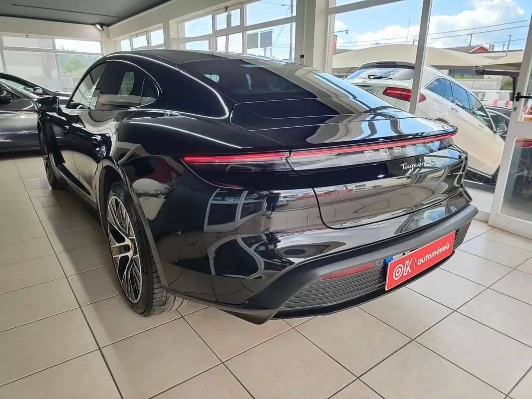 porsche-taycan-2020-eletrico-200cc