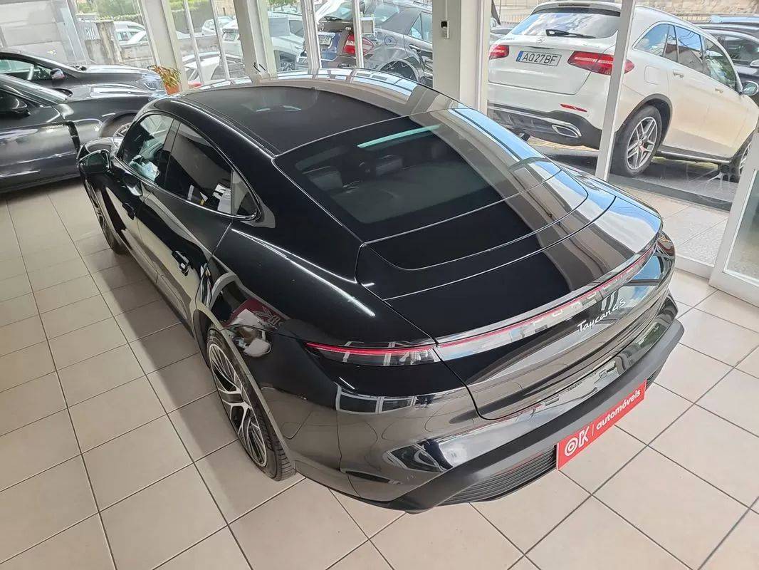 porsche-taycan-2020-eletrico-200cc