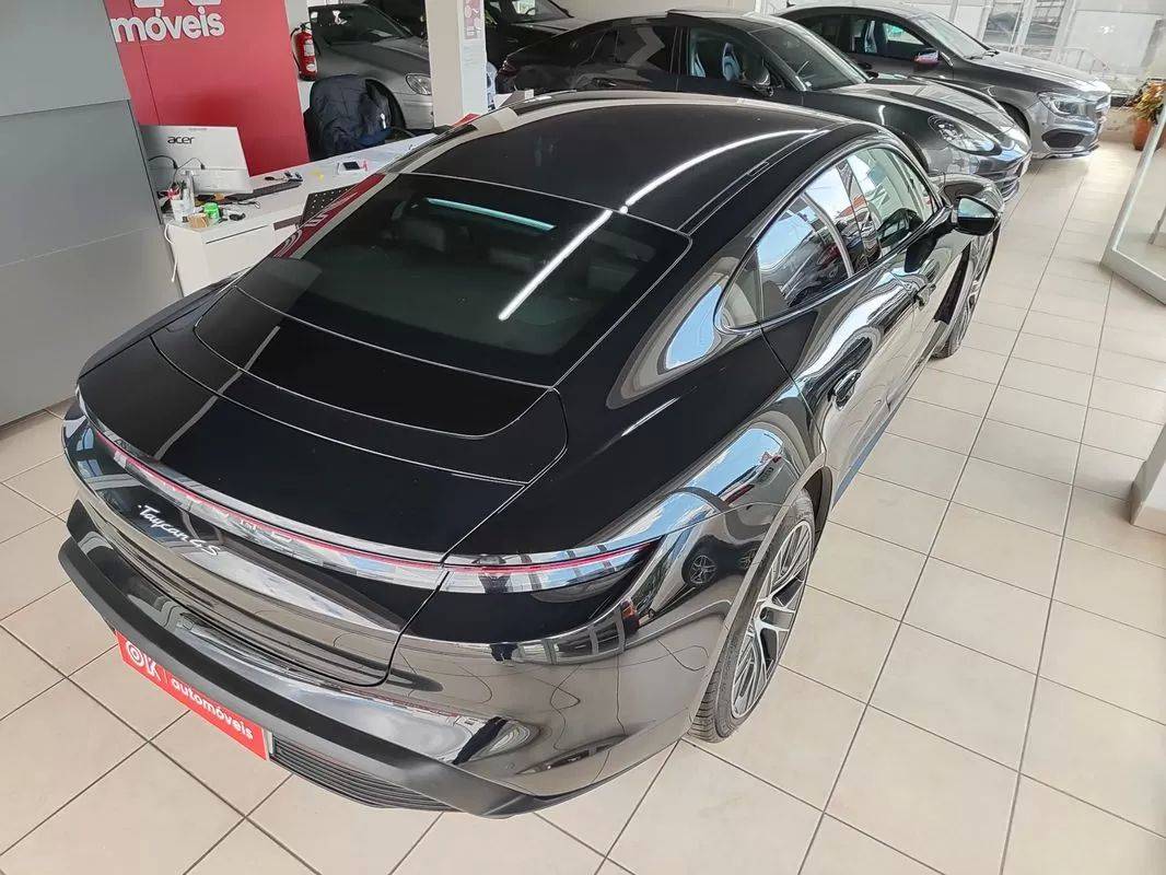 porsche-taycan-2020-eletrico-200cc