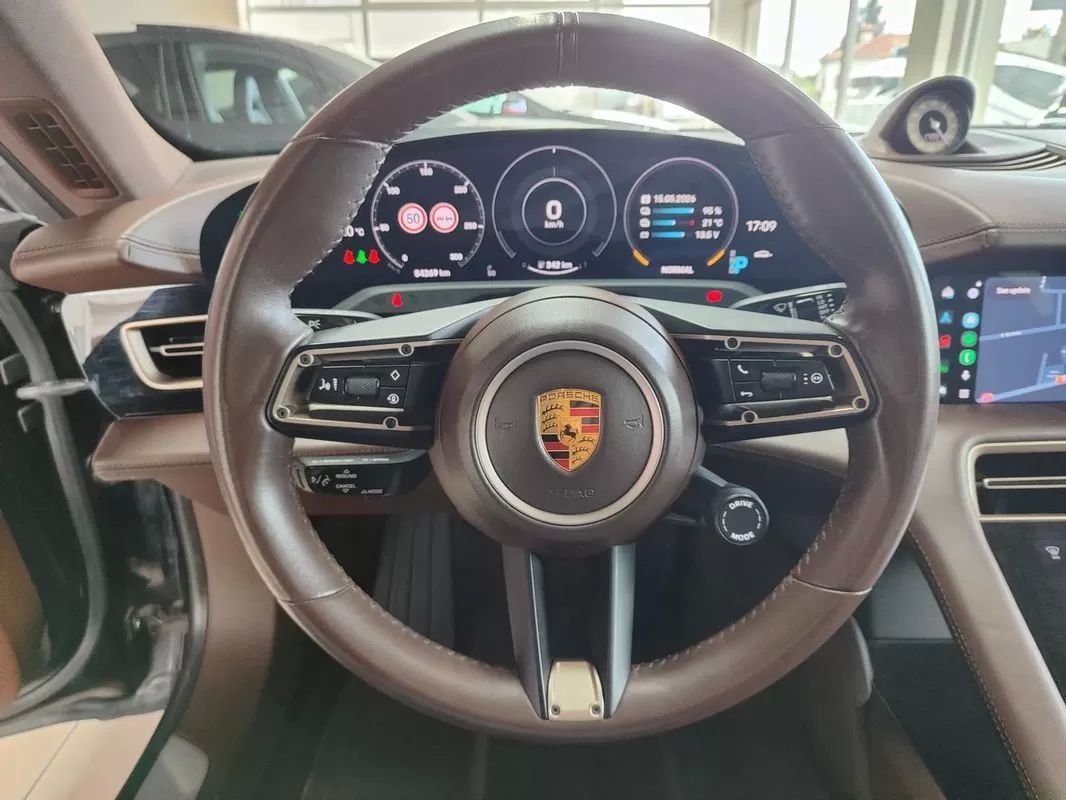 porsche-taycan-2020-eletrico-200cc