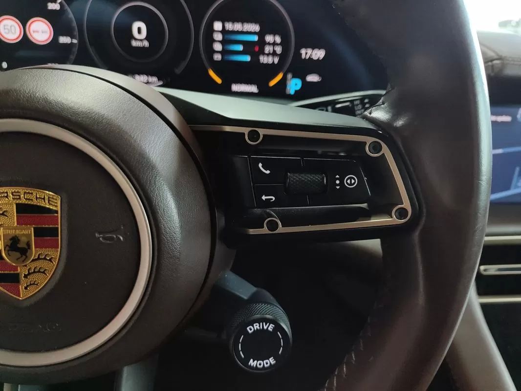 porsche-taycan-2020-eletrico-200cc