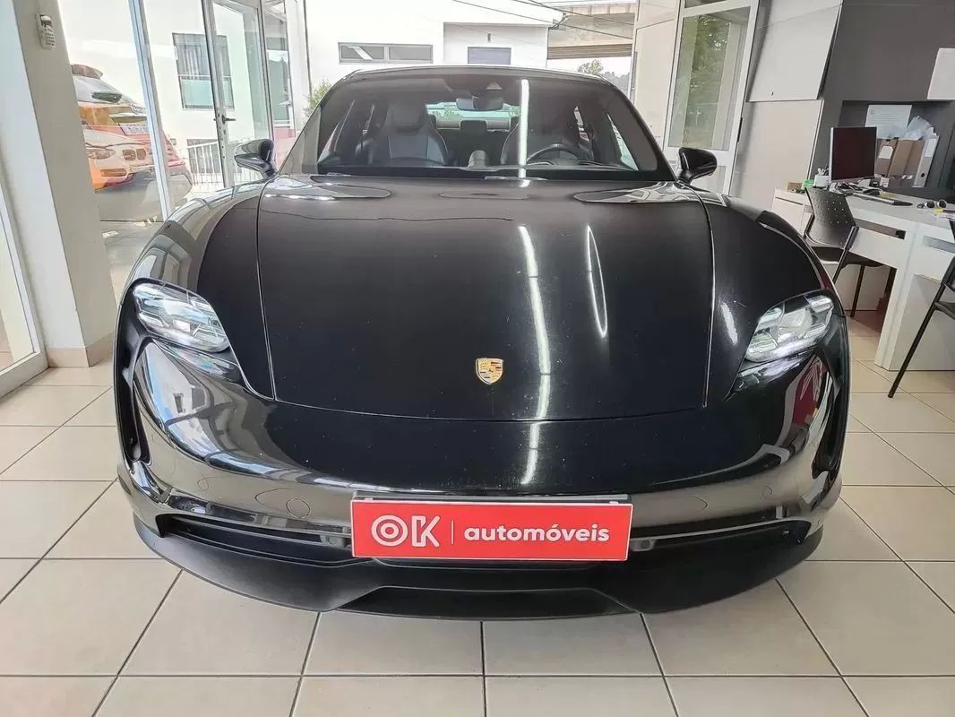 porsche-taycan-2020-eletrico-200cc