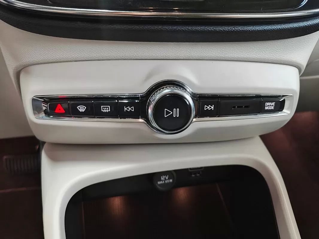 volvo-xc40-2020-hibrido-1477cc