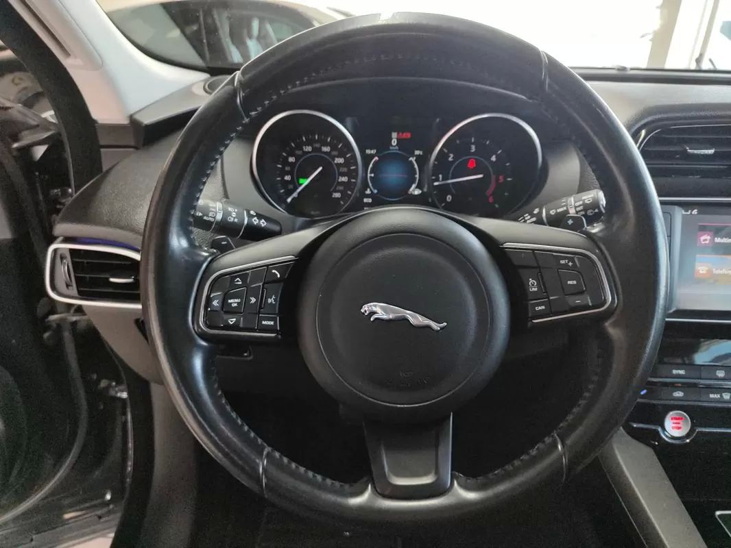jaguar-f-pace-2017-diesel-1999cc