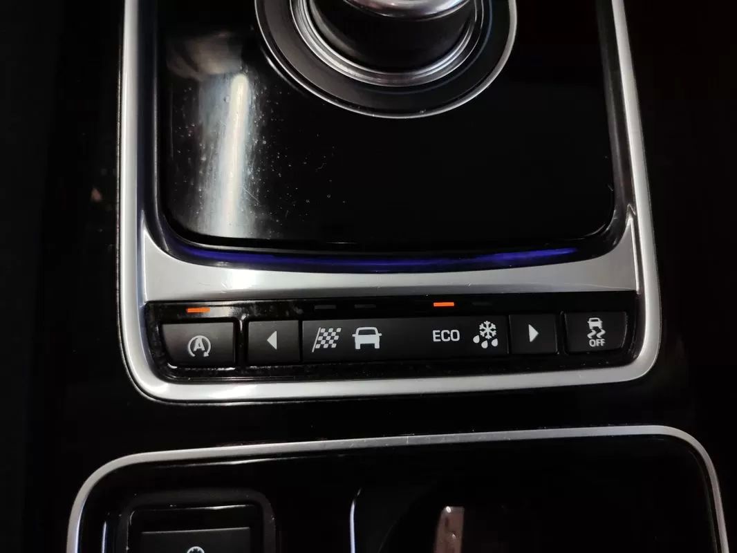 jaguar-f-pace-2017-diesel-1999cc