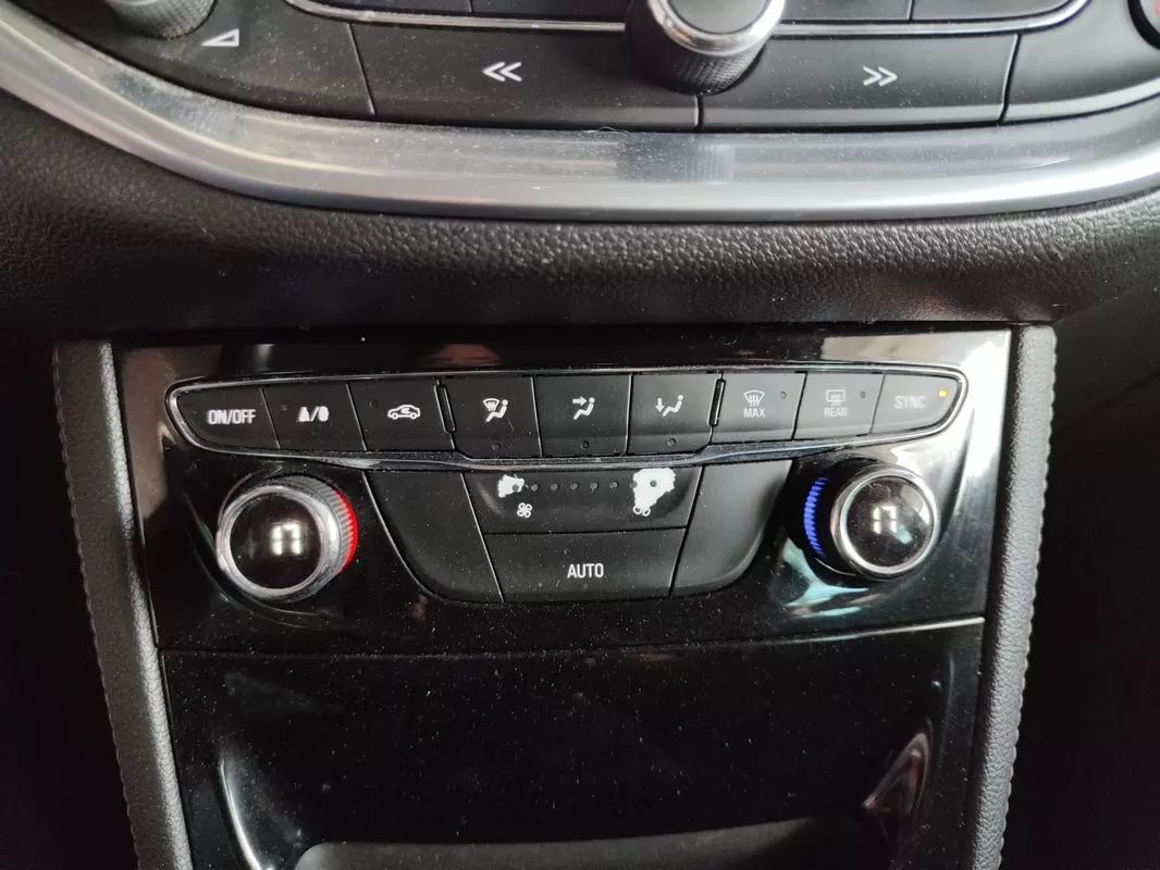 opel-astra-sport-tourer-2016-gasolina-1399cc