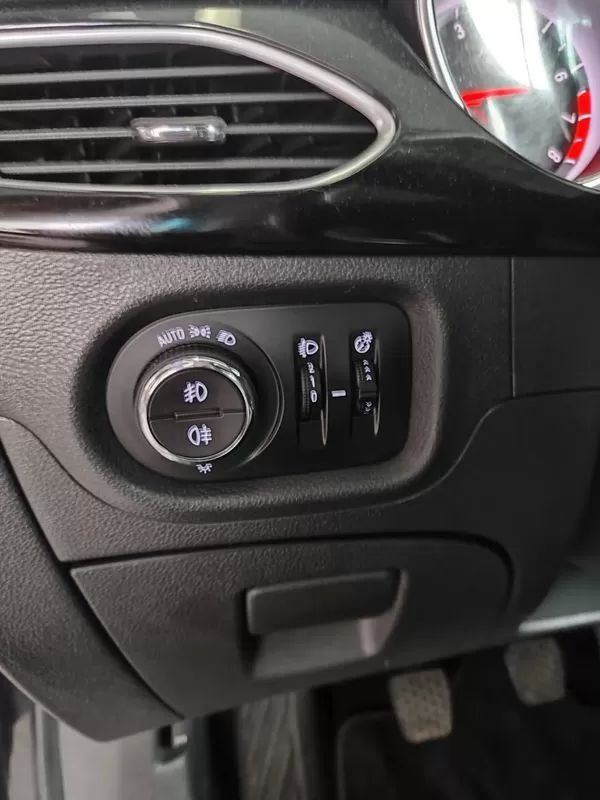 opel-astra-sport-tourer-2016-gasolina-1399cc