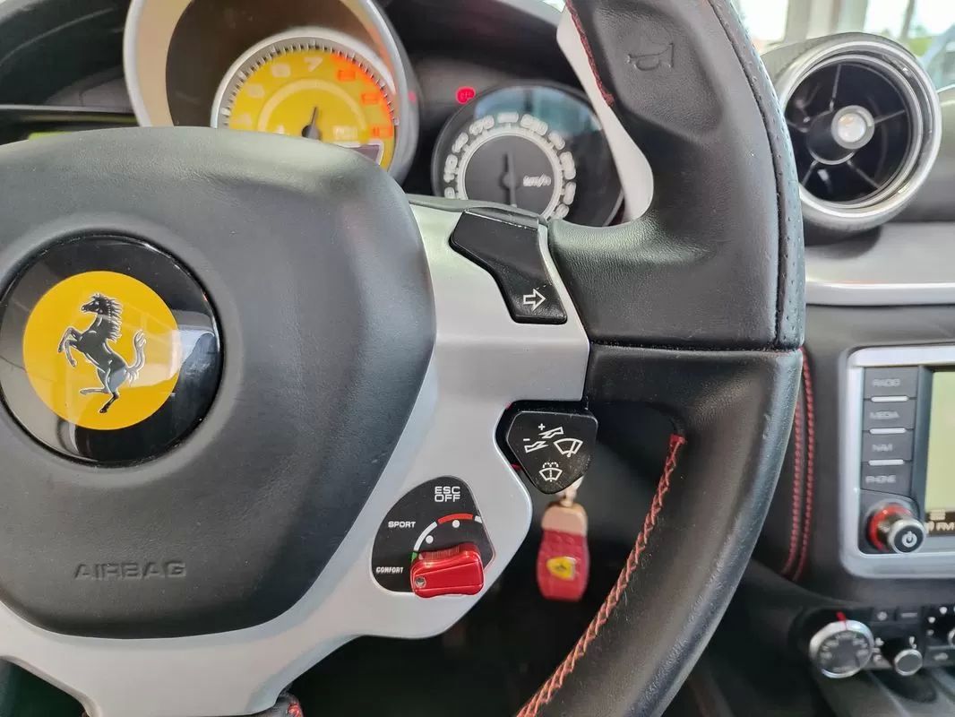 ferrari-california-2016-gasolina-3855cc