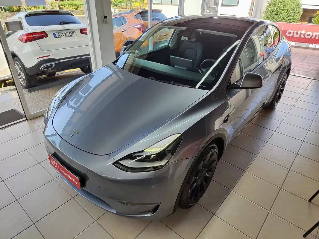 tesla-model-y-2023-eletrico-200cc