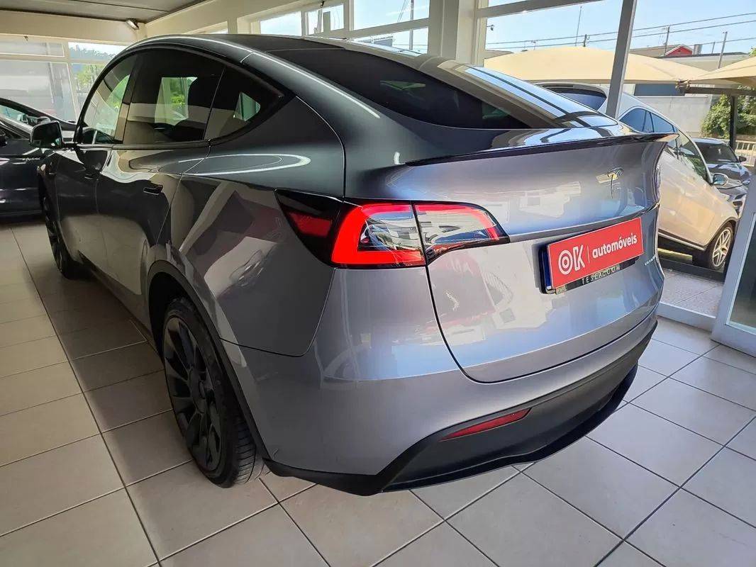 tesla-model-y-2023-eletrico-200cc