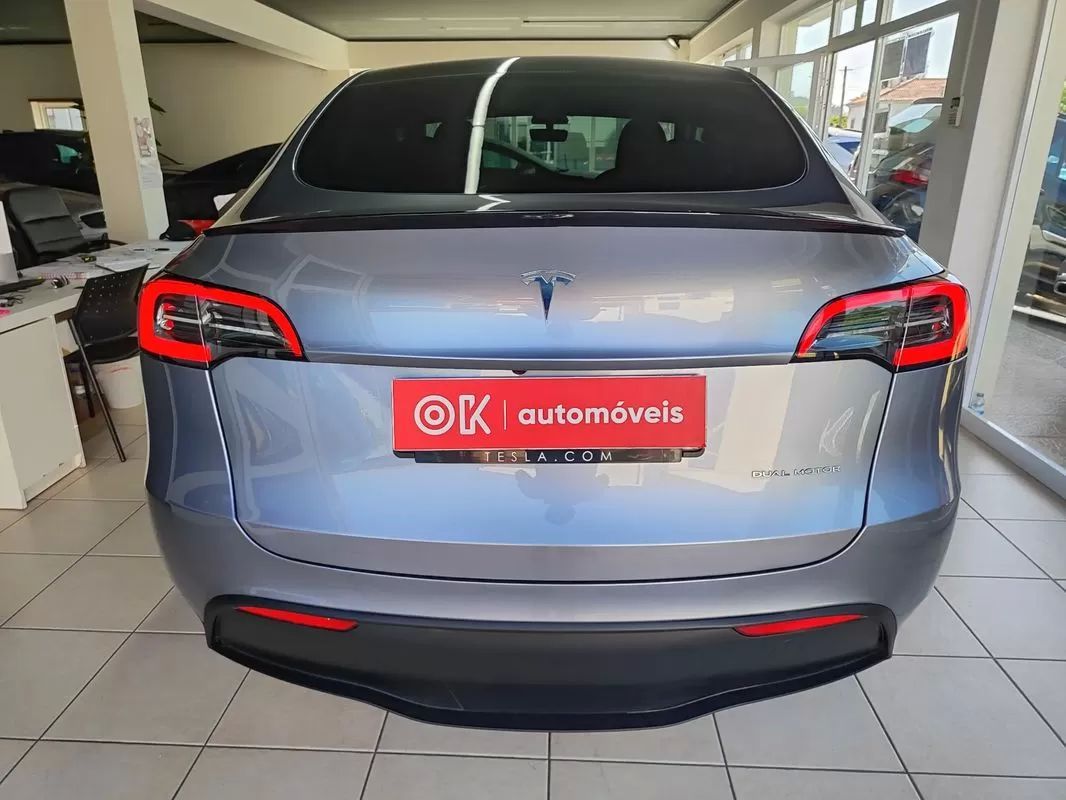 tesla-model-y-2023-eletrico-200cc