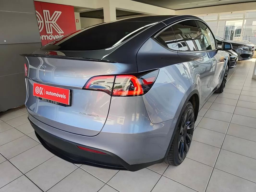 tesla-model-y-2023-eletrico-200cc