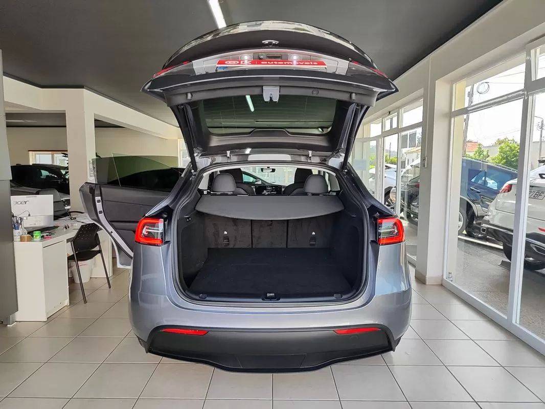 tesla-model-y-2023-eletrico-200cc