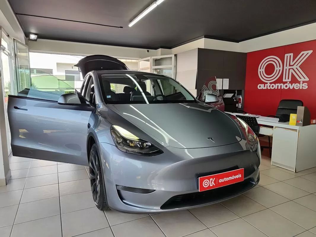 tesla-model-y-2023-eletrico-200cc