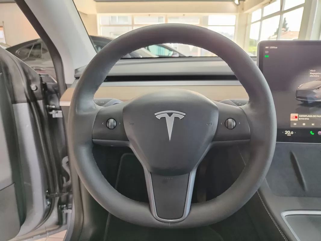 tesla-model-y-2023-eletrico-200cc