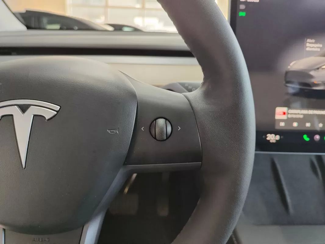 tesla-model-y-2023-eletrico-200cc