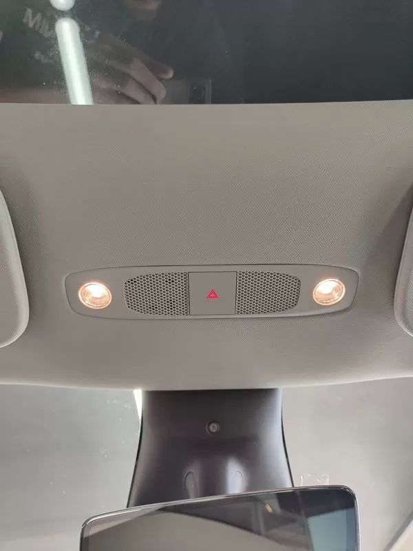 tesla-model-y-2023-eletrico-200cc