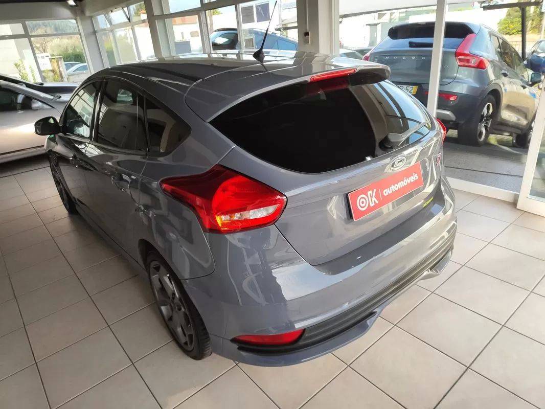 ford-focus-2015-gasolina-1999cc
