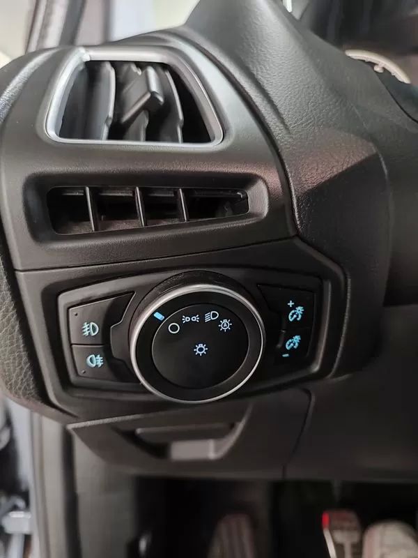 ford-focus-2015-gasolina-1999cc