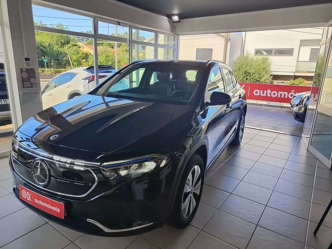 mercedes-benz-eqa-2022-eletrico-200cc