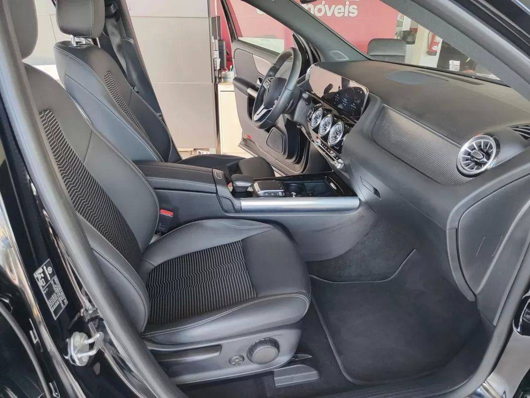 mercedes-benz-eqa-2022-eletrico-200cc