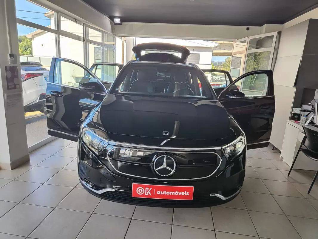 mercedes-benz-eqa-2022-eletrico-200cc