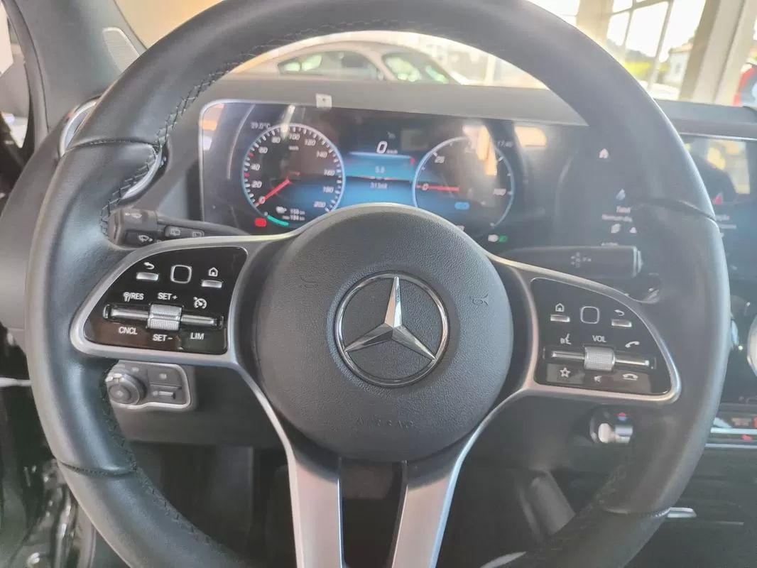 mercedes-benz-eqa-2022-eletrico-200cc