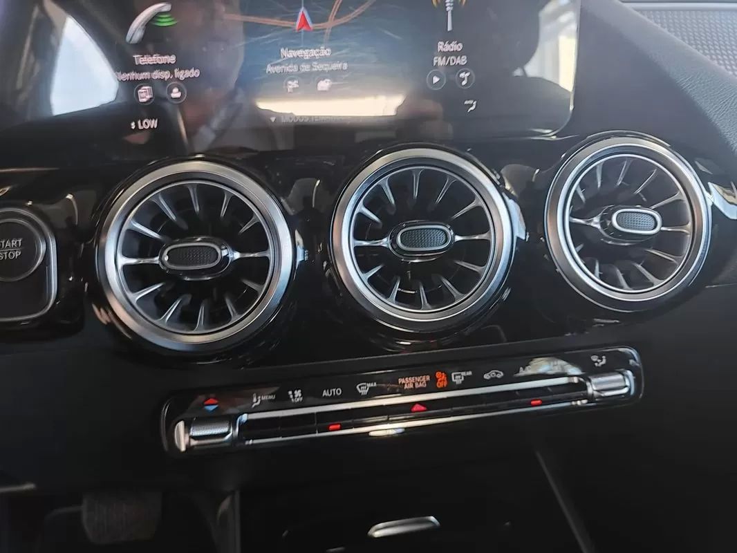 mercedes-benz-eqa-2022-eletrico-200cc