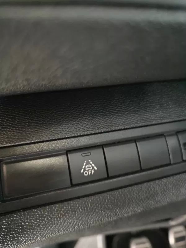 peugeot-3008-2021-diesel-1499cc