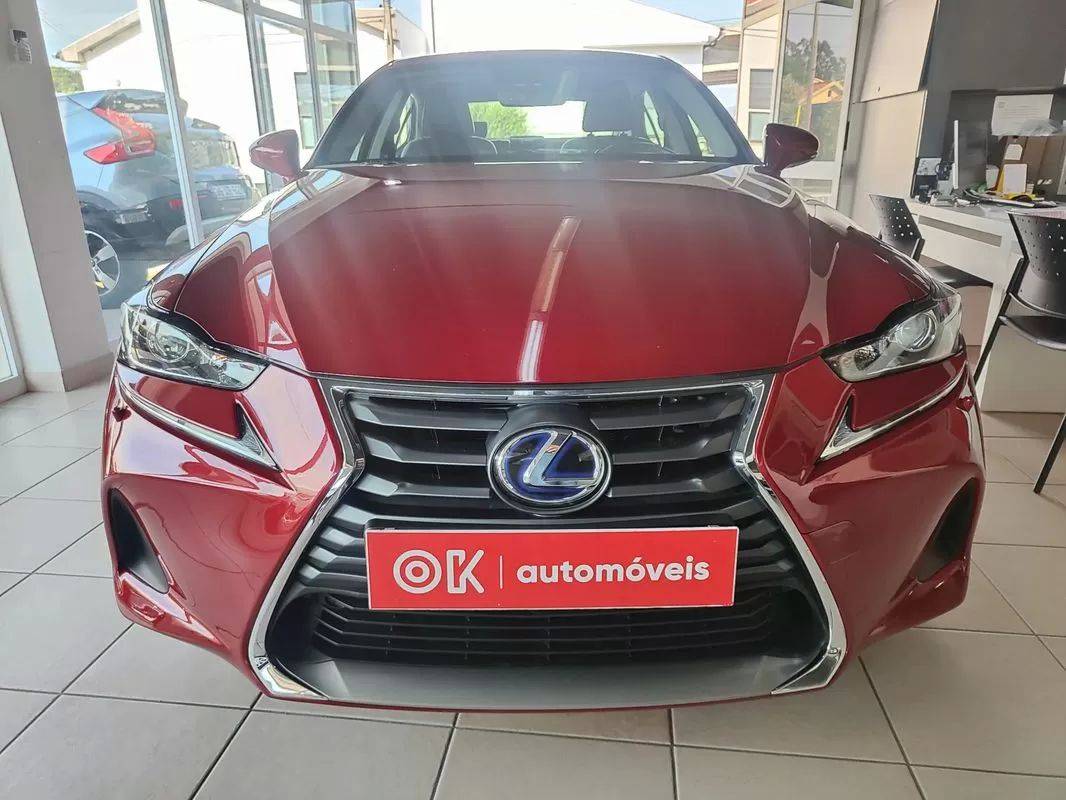 lexus-is-2017-hibrido-a-gasolina-2494cc