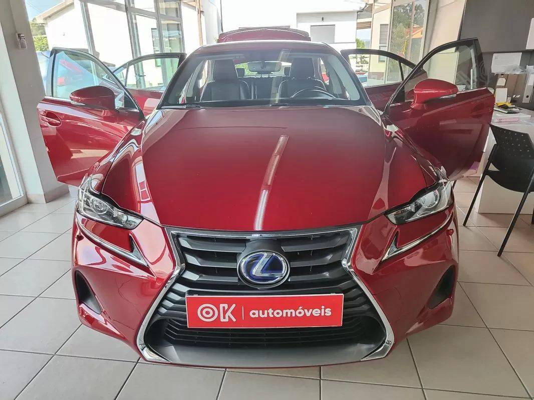 lexus-is-2017-hibrido-a-gasolina-2494cc