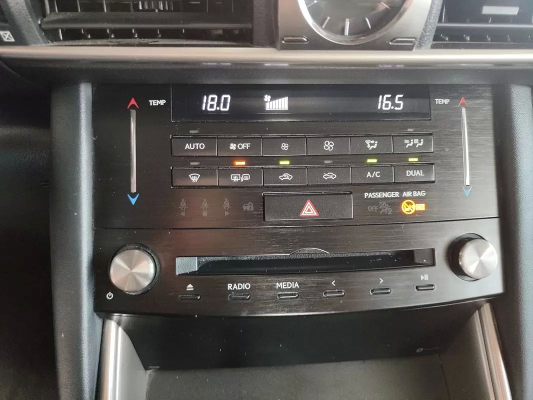 lexus-is-2017-hibrido-a-gasolina-2494cc