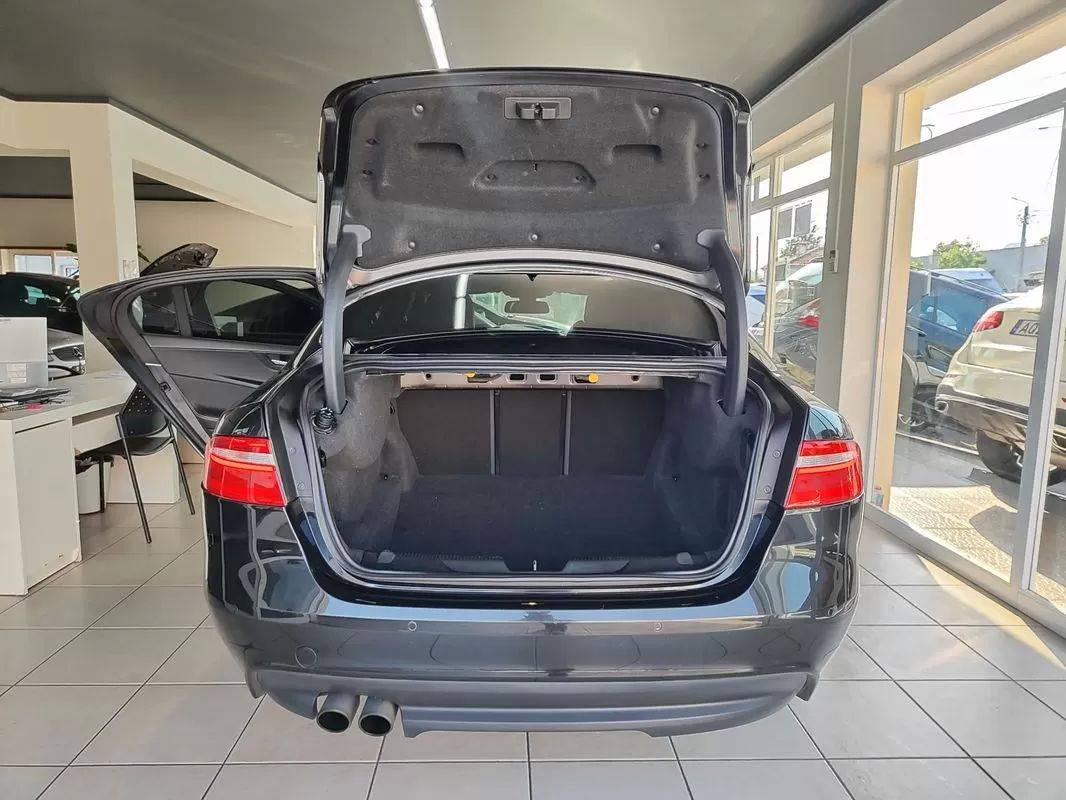 jaguar-xe-2017-diesel-1999cc