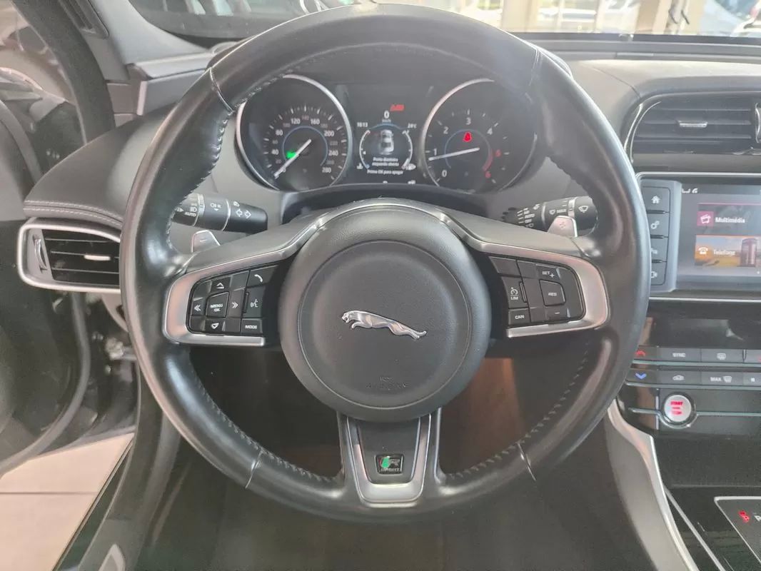 jaguar-xe-2017-diesel-1999cc