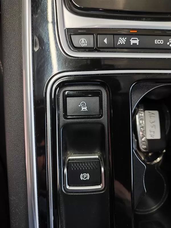 jaguar-xe-2017-diesel-1999cc