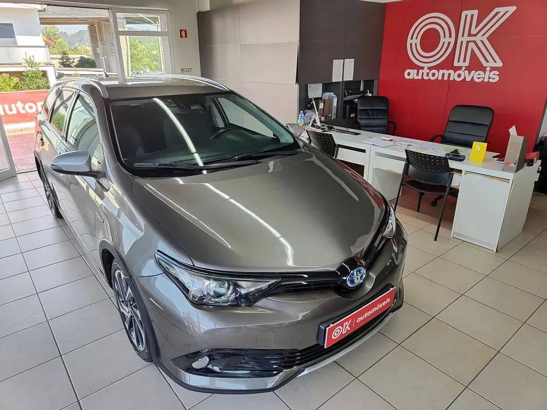 toyota-auris-touring-sports-2018-hibrido-a-gasolina-1798cc