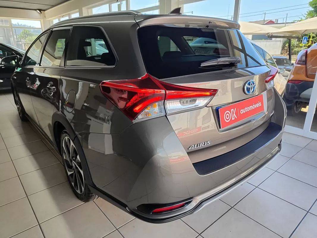toyota-auris-touring-sports-2018-hibrido-a-gasolina-1798cc